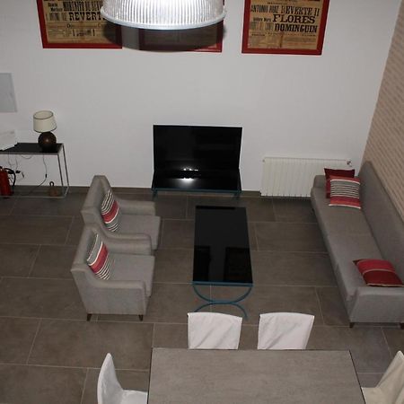 Cozy & Modern Apartment Hombre De Piedra Севілья Екстер'єр фото