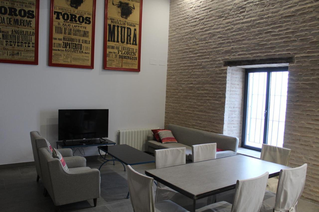 Cozy & Modern Apartment Hombre De Piedra Севілья Екстер'єр фото